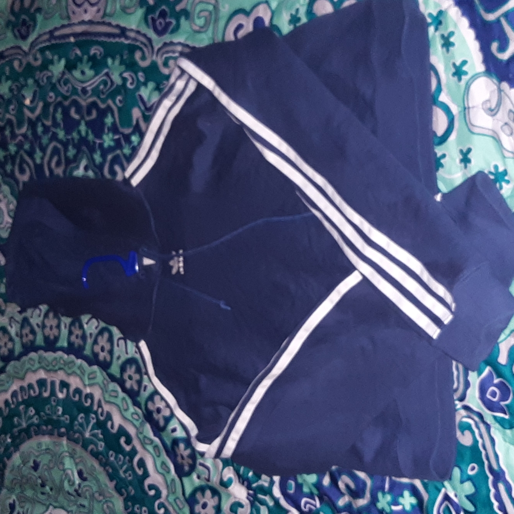 Navy blue Adidas crop top hoodie 💙